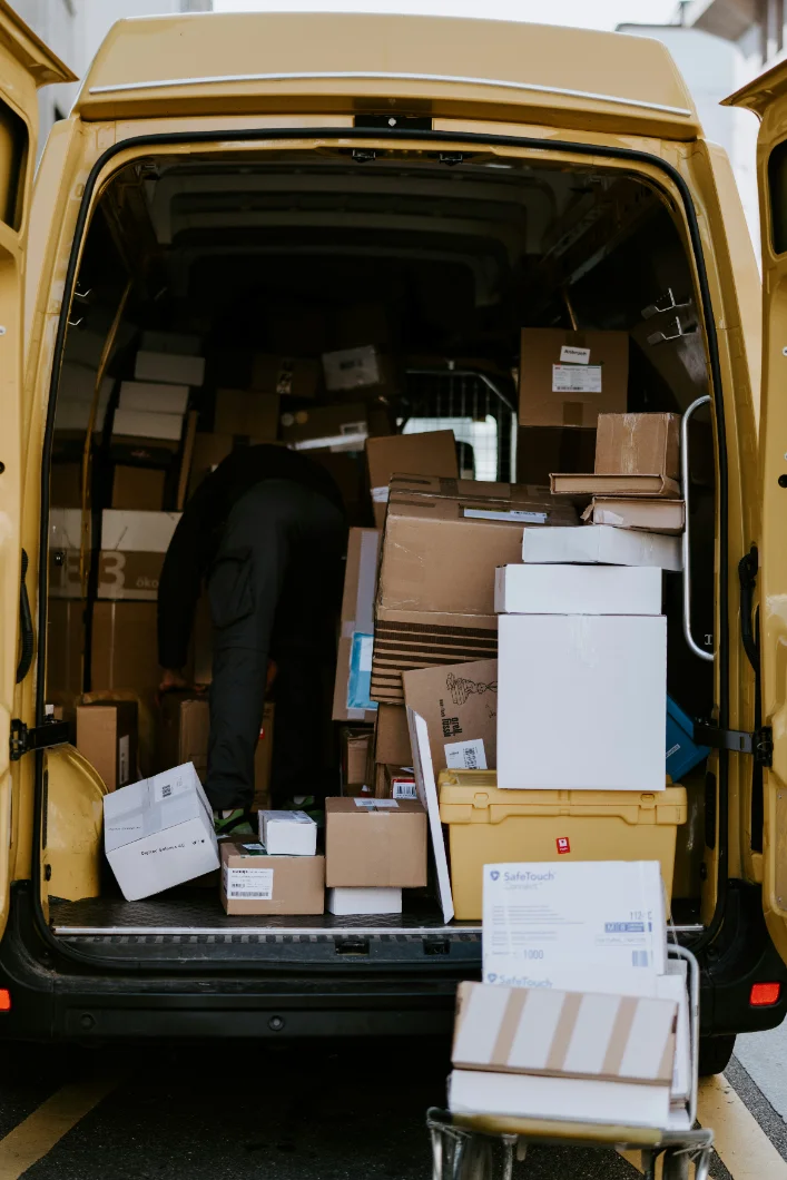 Silviu Trans Ltd house and flat removal — van loaded with boxes